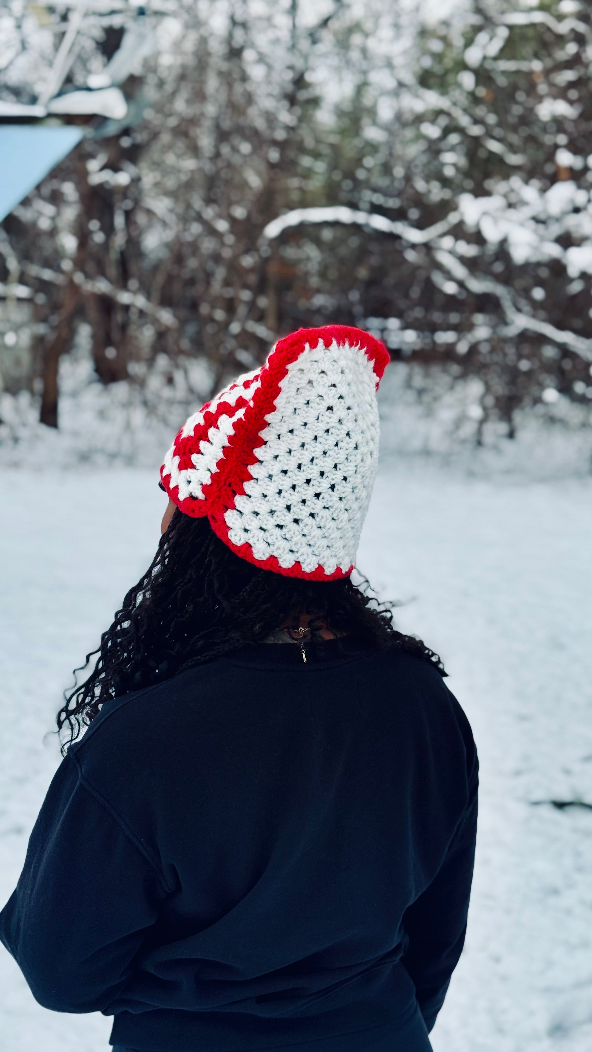 Red&white square petal beanie